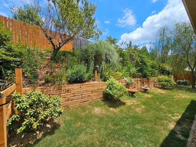 Foto del edificio - 4 Bedroom Single Family Home in Gainesville