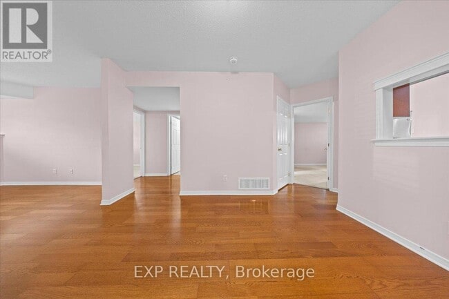 Building Photo - 80-80 Briargate Private