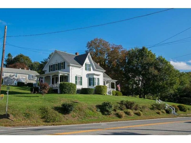 Building Photo - 1690 Main Rd
