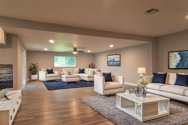 Foto del edificio - Splendora  Beauty on 2 Acres