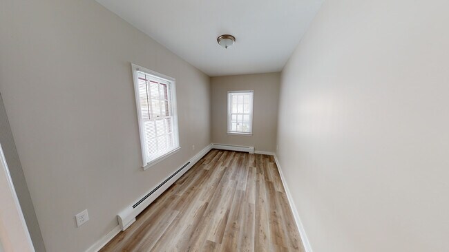 Building Photo - 45 E Village Rd