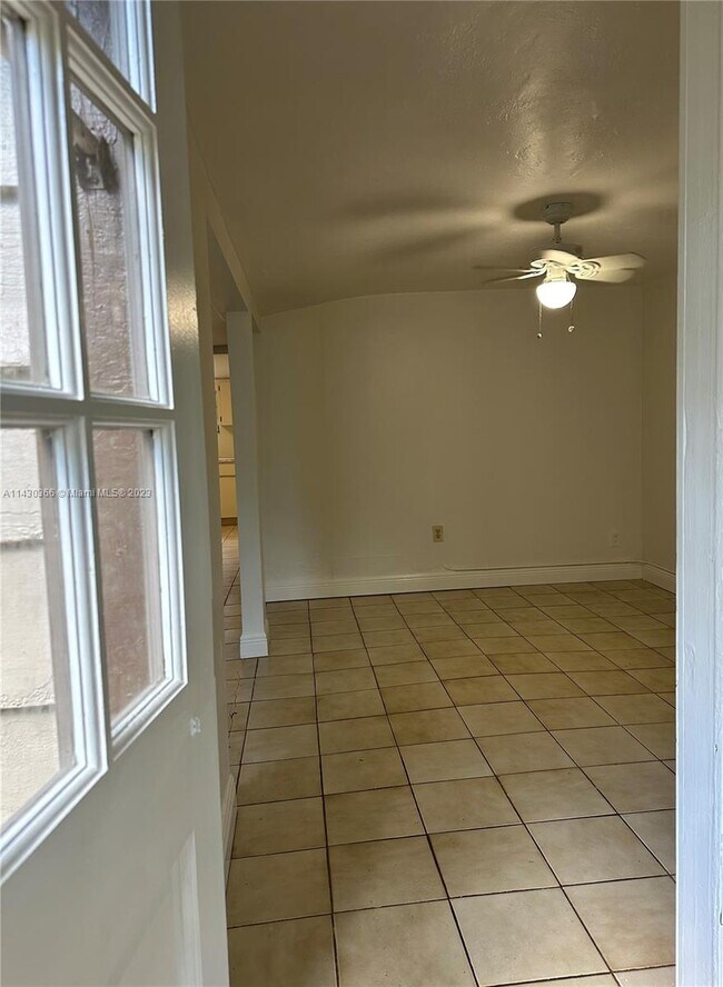 Foto del edificio - 2430 SW 25th Terrace