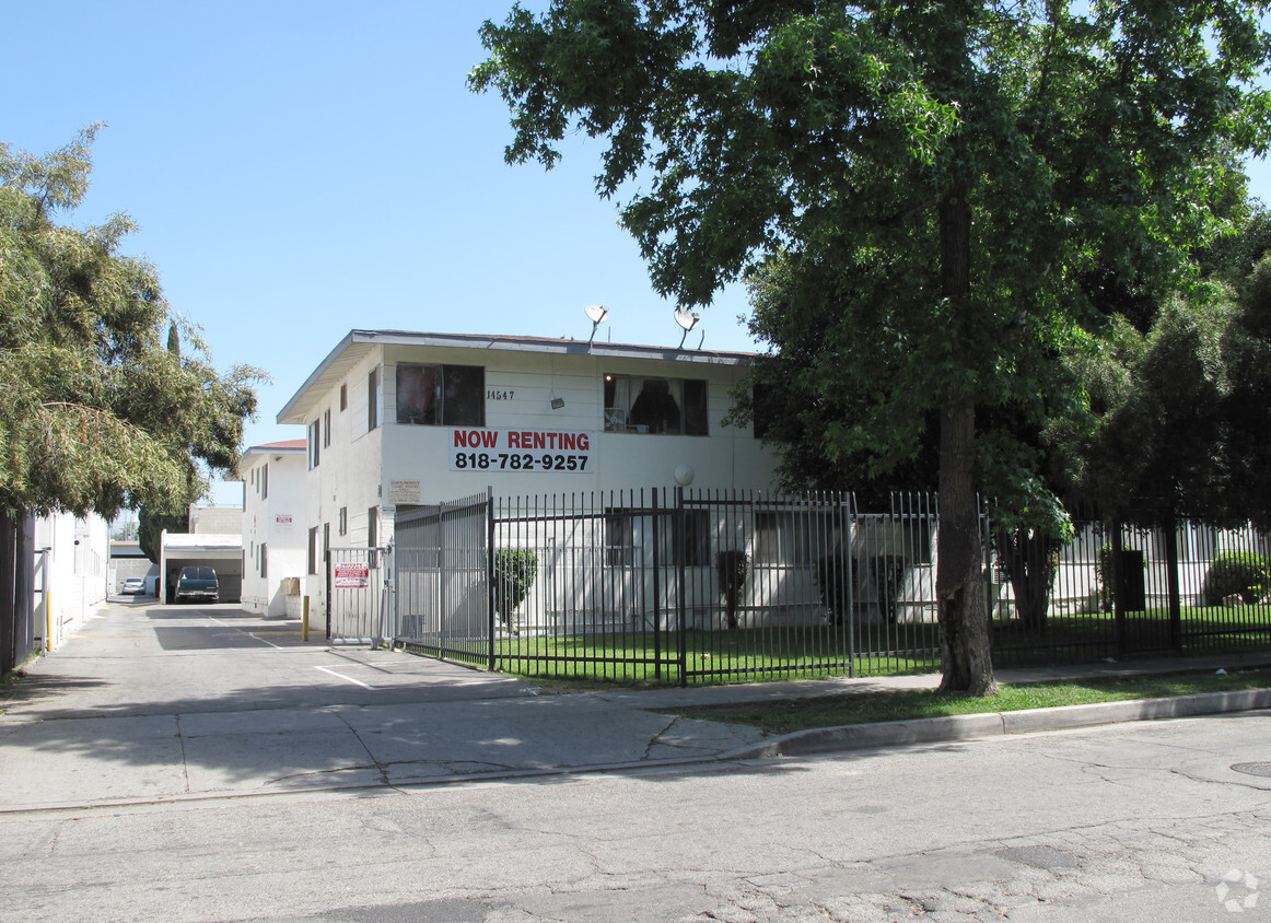 Primary Photo - Capital One Apartments