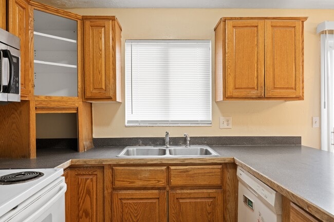 Foto del edificio - 3661 S 6830 W