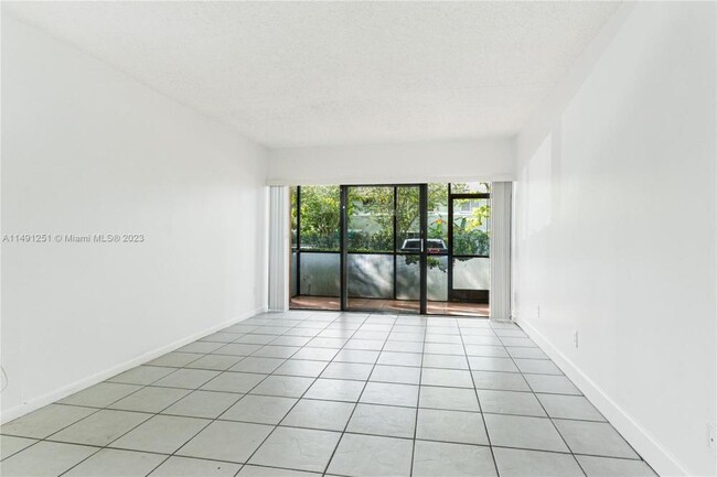 Foto del edificio - 1 bedroom in Hollywood FL 33023