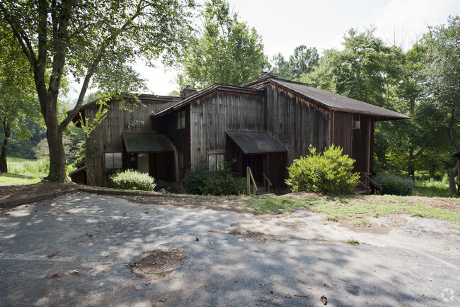 Building Photo - Hillsides