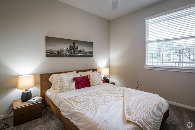 1BR, 1BA - 707SF - Aria at Steepleway