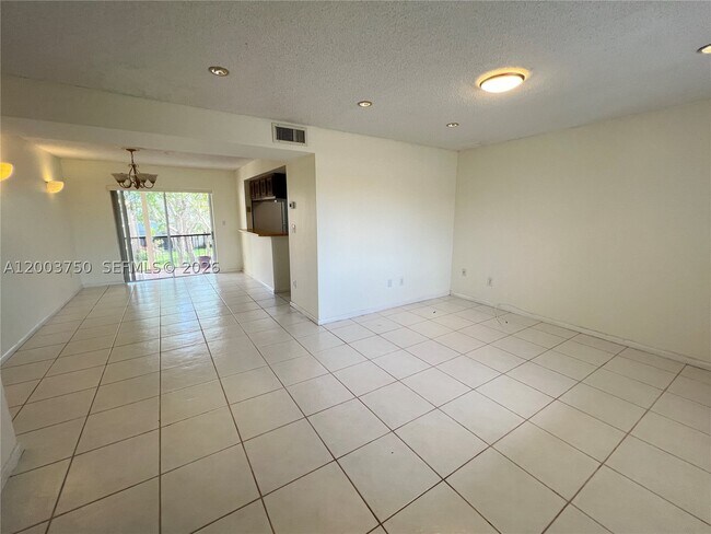 Foto del edificio - 8401 SW 107th Ave