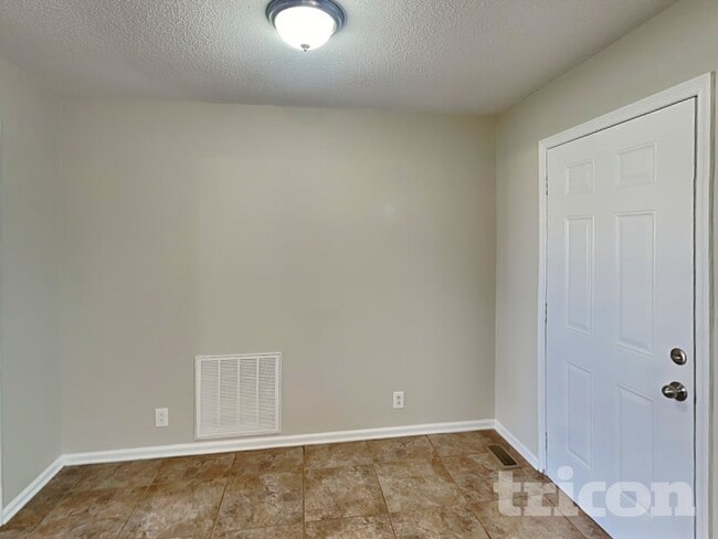 Building Photo - 1135 Mahogany Trail