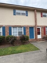 Building Photo - 114 Pinewood St