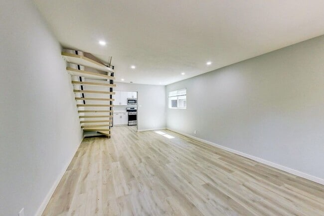 Building Photo - 1627 Sixth Avenue-02
