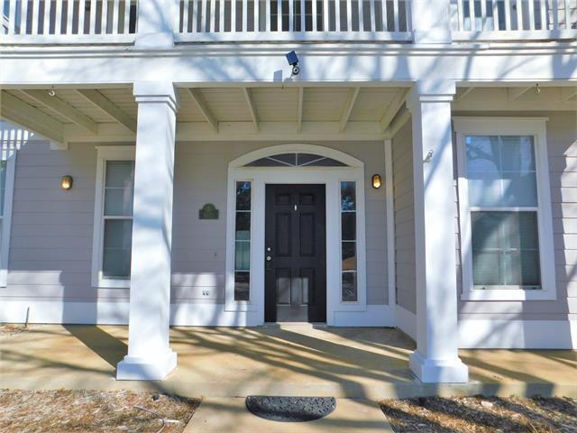 Foto del edificio - 9921 Lakeview Dr