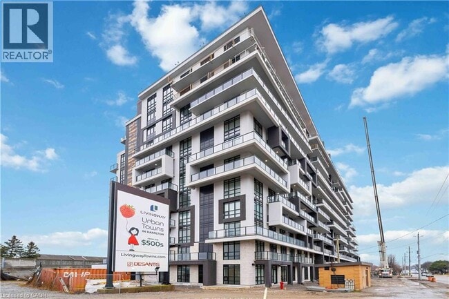 Building Photo - 461 Green Rd