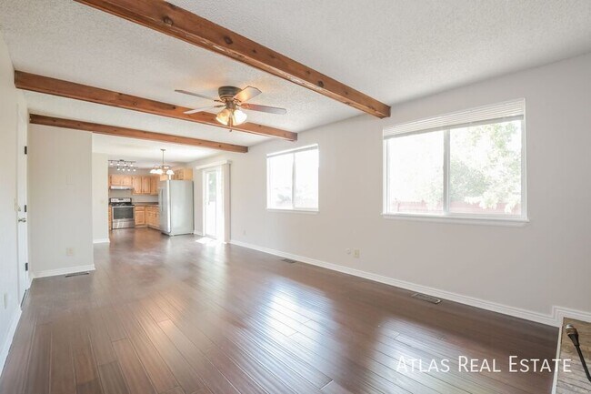 Building Photo - 16502 E Kansas Dr