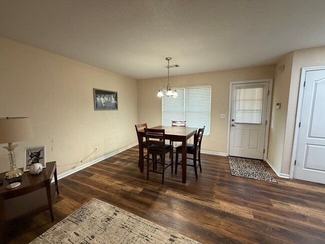 Building Photo - BRIDGEWATER HOME! LEASING FOR JULY 2026! 1/2 Off Deposit!