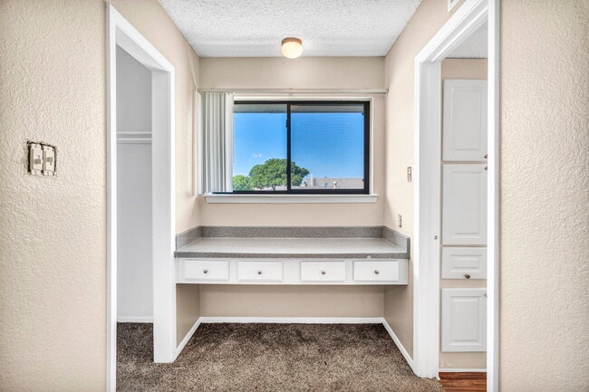 Start your day in style with a personal dressing area, complete with large mirrors, excellent lighti - Three60 North Apartments