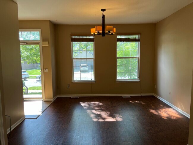 Foto del edificio - 794 Summerfield Dr