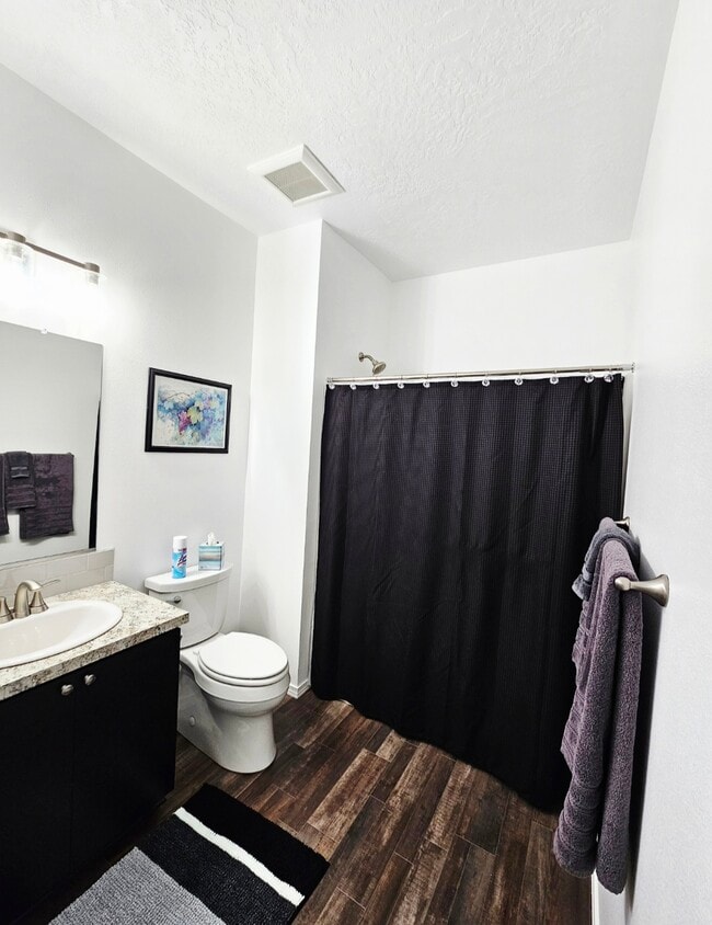 Building Photo - 203 Maven Wy