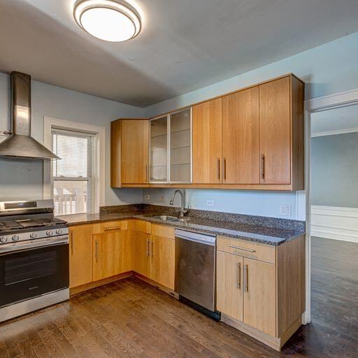 Building Photo - 4253 N Kedvale Ave