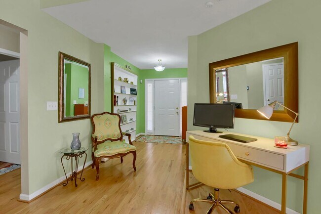 Foto del edificio - 3492 Heatherwood Ct