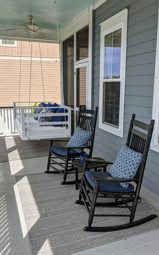 Foto del edificio - 14 Wilderness Dr W