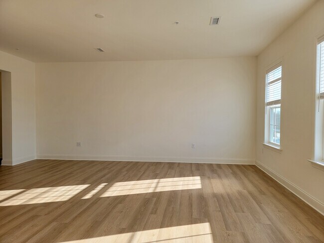 Building Photo - 2459 Spring Water Cir