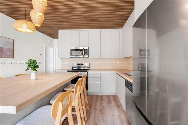 Building Photo - 1275 Marseille Dr