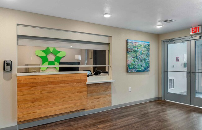 Lobby and Guest Check-in - Extended Stay America Atlanta Lithia Springs