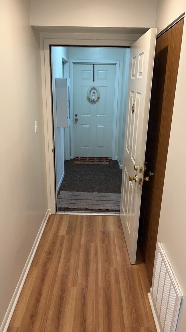 Foto del edificio - 1420 Lake Pointe Way