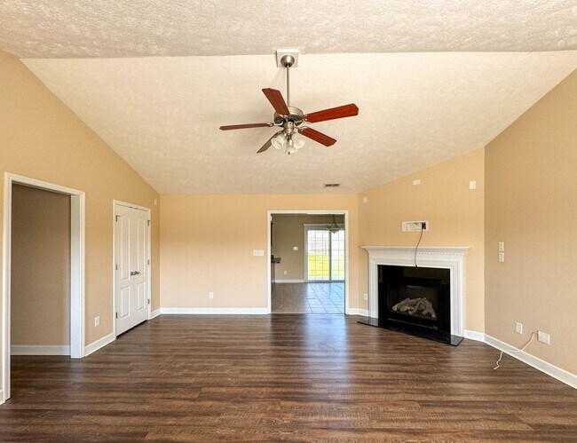 Foto del edificio - 258 Ivy Stone Dr