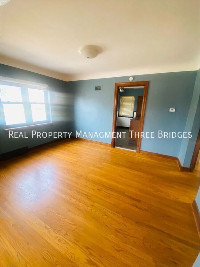 Foto del edificio - 3636 Eminence Blvd