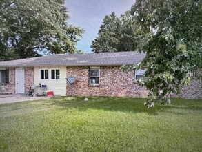 Building Photo - 512 S Randel St