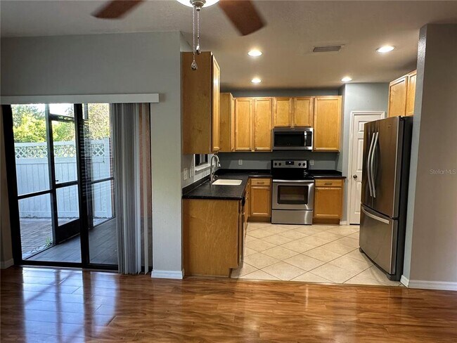 Foto del edificio - 30117 Mossbank Dr