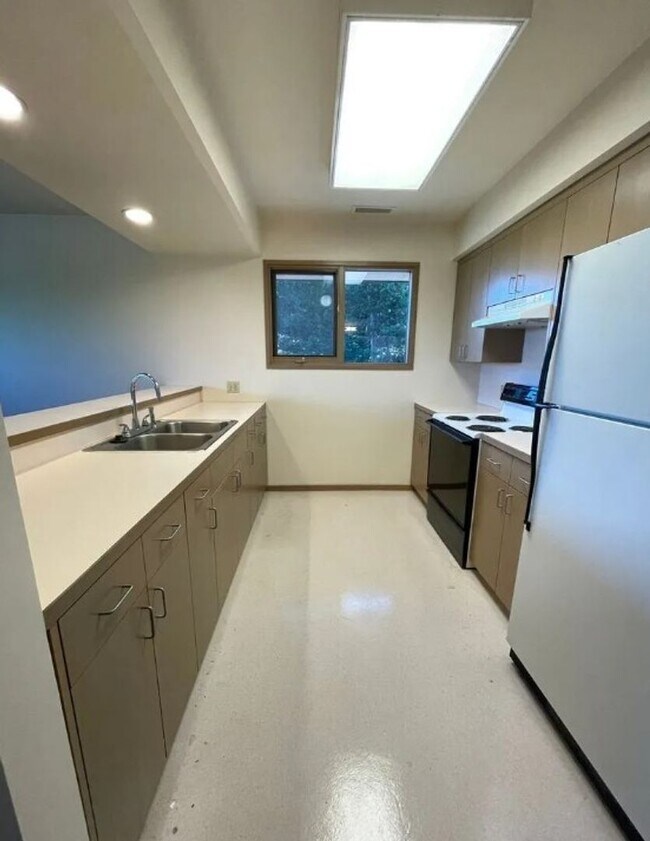 Foto del edificio - Bayview Chapel and Caretaker Apt - Unit B