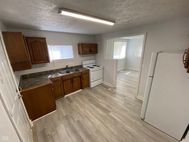 Building Photo - 815 S Calumet St