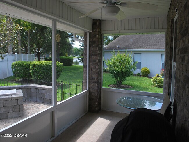 Foto del edificio - 621 Coral Trace Blvd