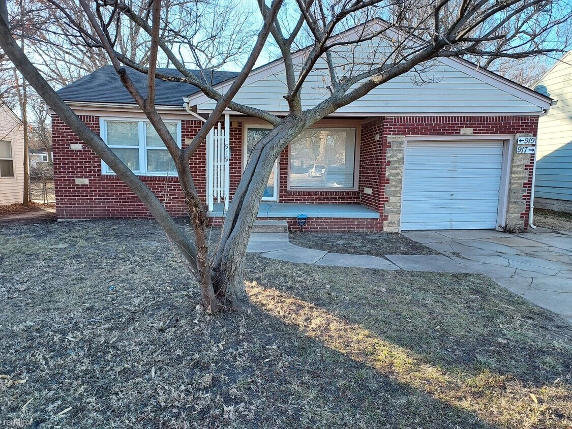 3 br, 2 bath House 917 N Dellrose Ave 919 House for Rent in