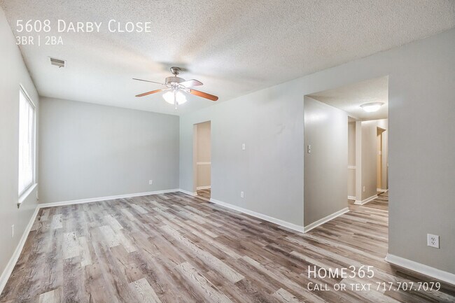 Building Photo - Incredible 3 Bedroom 2 Bedroom Townhouse O...