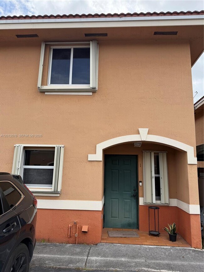 Foto del edificio - 7945 NW 8th St