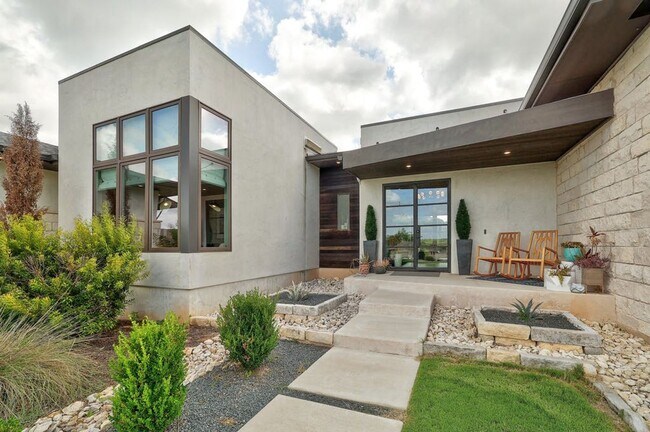 Building Photo - 512 Dream Catcher Dr, Leander, Texas 78641