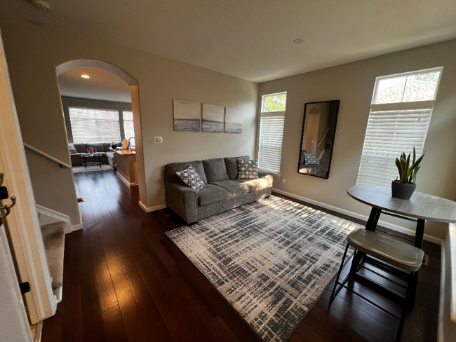 Foto del edificio - 5555 E Briarwood Ave