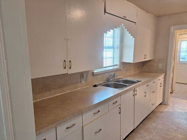 Foto del edificio - 2730 Carson St