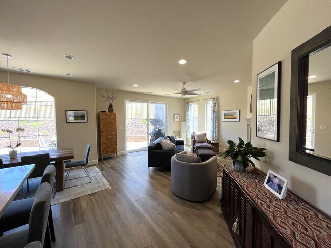 Foto del edificio - Amazing Home w/Open Space behind home! - T...