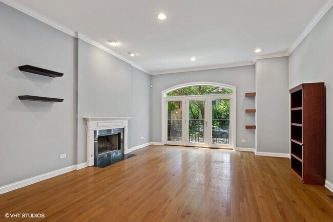 Foto del edificio - 3633 N Wilton Ave