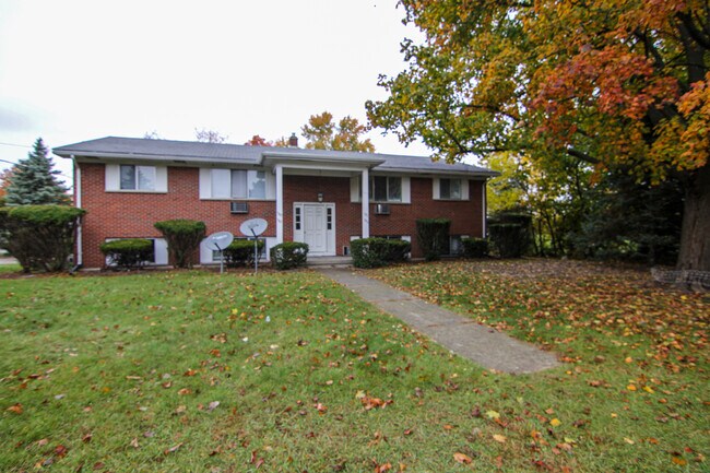 Building Photo - 590 54th St SE