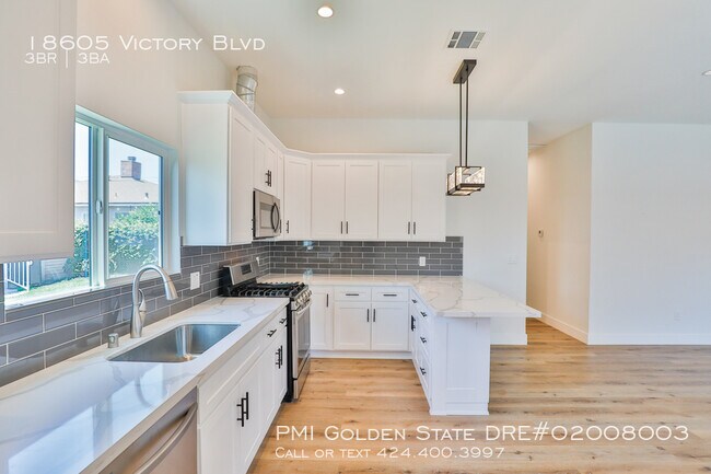 Building Photo - 18605 Victory Blvd