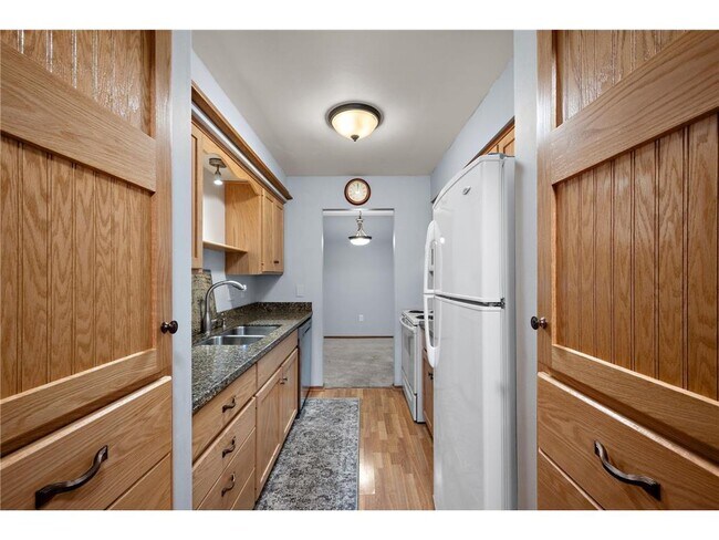 Foto del edificio - 2220 Midland Grove Rd