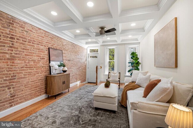 Foto del edificio - 1724 S Hanover St