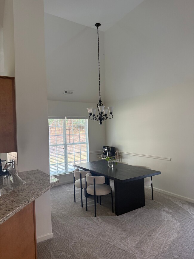 Foto del edificio - 264 Turnbridge Cir