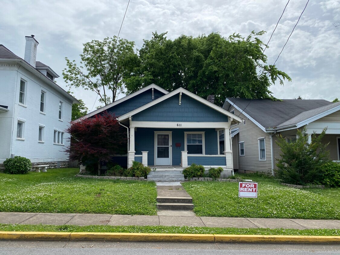 Primary Photo - 611 E 11th Ave